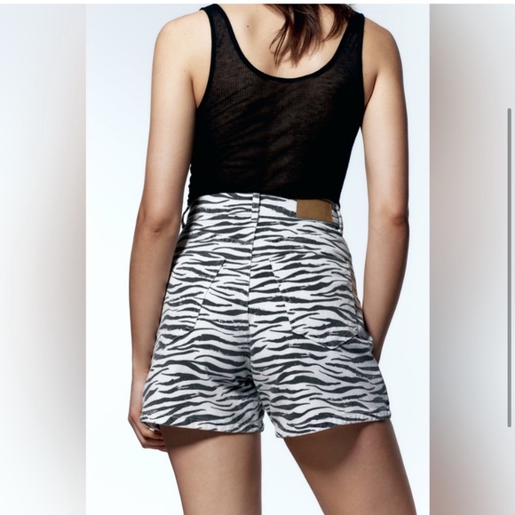 π¦ ZARA BLACK WHITE ZEBRA PRINT HIGH WAIST MOM DENIM SHORTS! - Picture 12 of 13